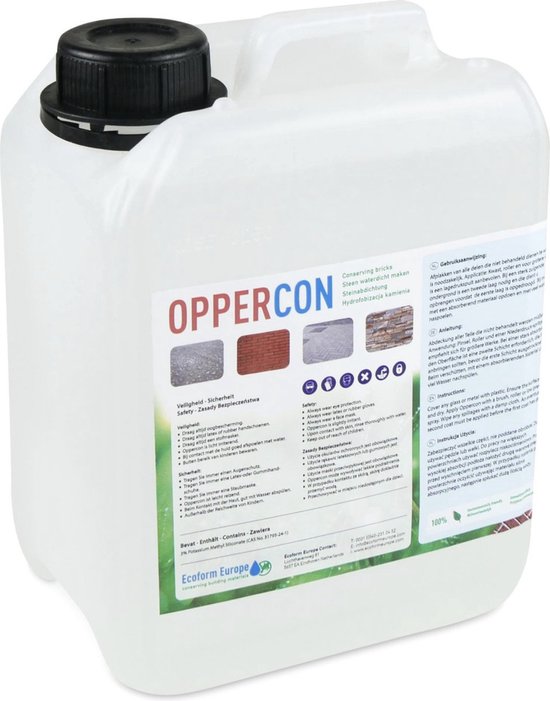 Bouteille d'Oppercon avec informations produit et images de briques, carreaux et béton. Le texte "OPPERCON" et "Conserving bricks" est visible.