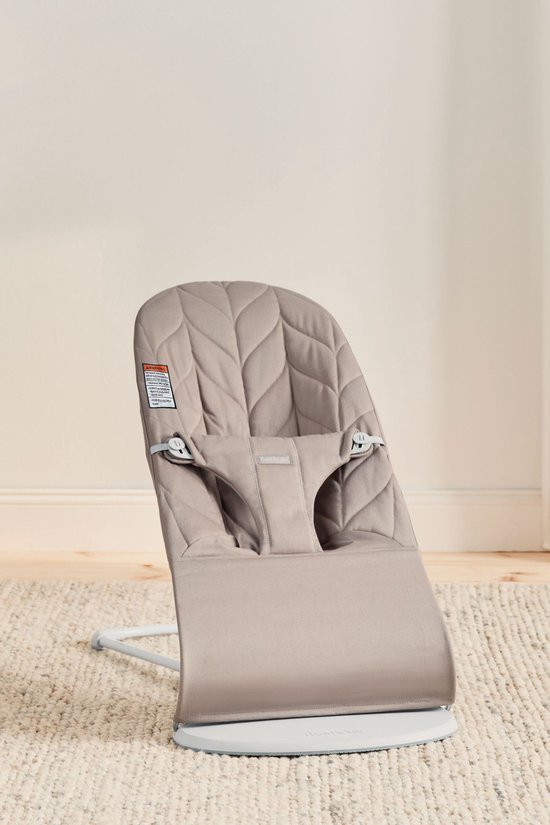 BabyBjörn Wipstoel Bliss - Geweven kroonblad quilt - Zandgrijs - Ergonomisch - Verstelbaar - Inklapbaar — afbeelding 3