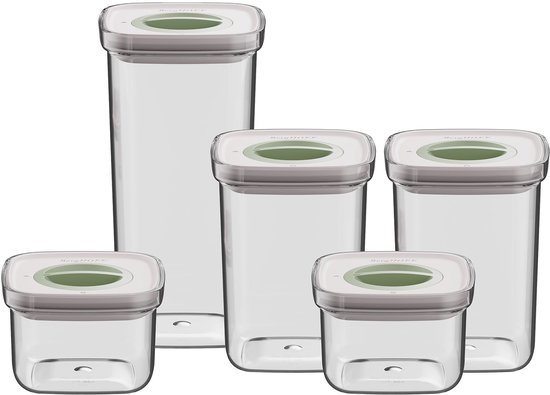 Set van vijf transparante voedselcontainers van verschillende maten, met beige deksels en groene sluitingen.