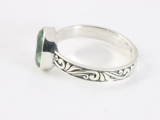 Bague en argent finement travaillée avec améthyste verte - taille 16,5