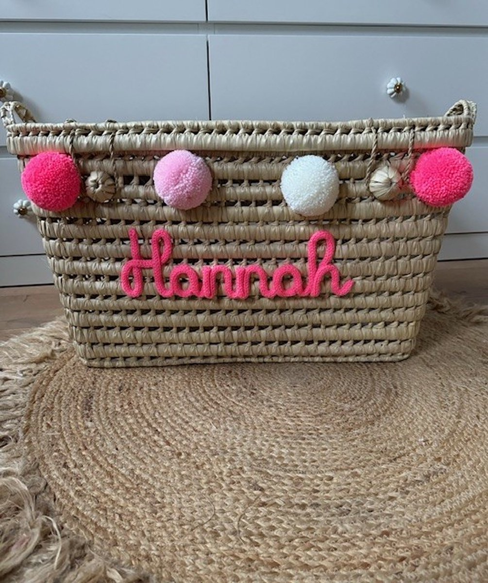 Opbergmand - Rieten mand - 60cm - Speelgoed - Opbergen - Mand met naam - Pompon - Wol - Gepersonaliseerd - Handgemaakt - Decoratie - Geboortegeschenk - Verjaardagscadeau - Kraamgeschenk - Geboorte - Marokko - Palmblad - Cadeau - Kinderkamer - Koffer