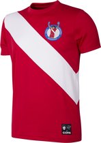 Rood voetbalshirt met witte schuine band, Diego Maradona badge en COPA label.