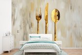 Behang - Fotobehang Verf - Goud - Bestek - Breedte 525 cm x hoogte 350 cm