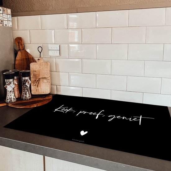 KitchenYeah® Protection plaque induction 83x51.5 cm - Noir - Citation - Cuisinez, dégustez, appréciez - Protege plaque de cuisson - Couvre plaque induction - Protecteur d'induction - Cuisine