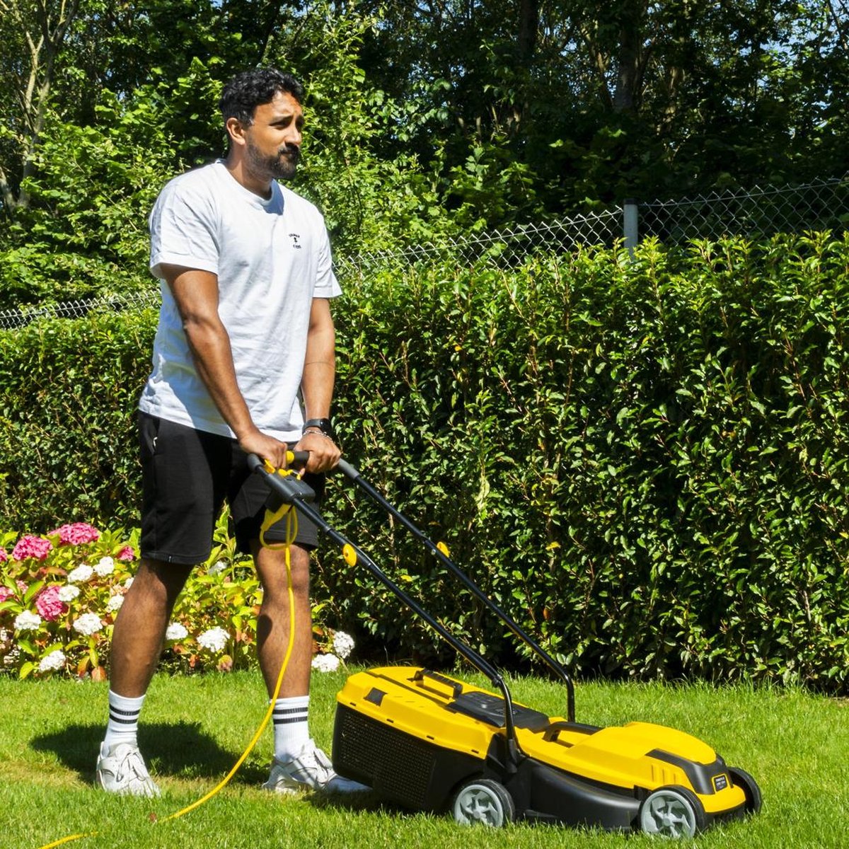 Powerplus elektrische grasmaaier POWEG62205 - 1300 W, 320 mm Ø grasmachine, tuintoestel, met grasopvangsysteem en achteruitworp – foto 8