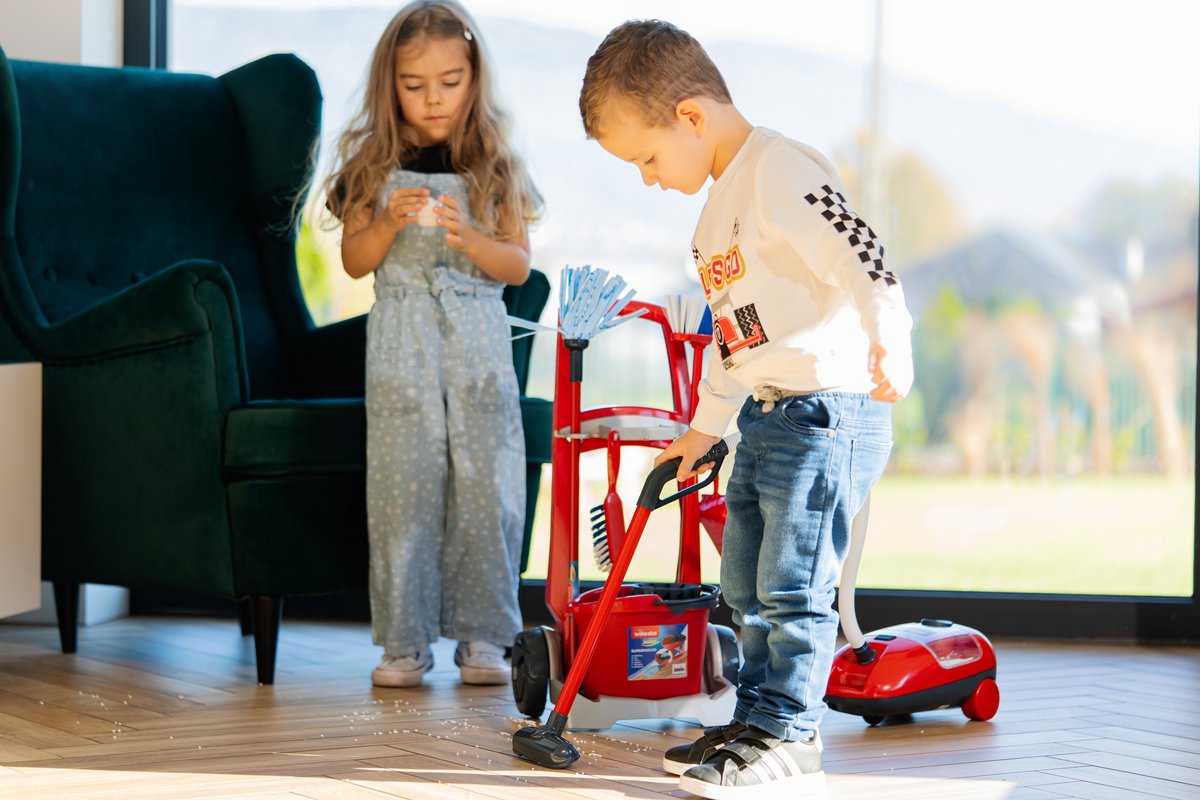 Klein Toys Vileda - speelgoed schoonmaaktrolley - incl. stofzuiger - 29 x 24 cm - rood — afbeelding 10