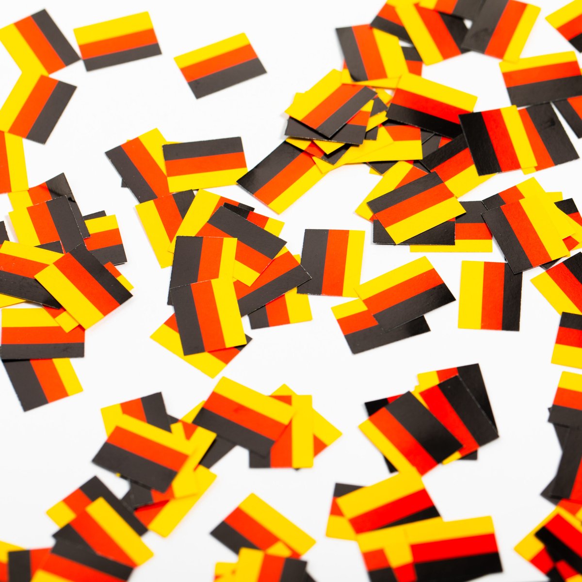300 stuks Tafel confetti papier Duitsland - Hapjes Cocktail Tapas Zomer Terras EK WK Voetbal Decoratie Tafelconfetti