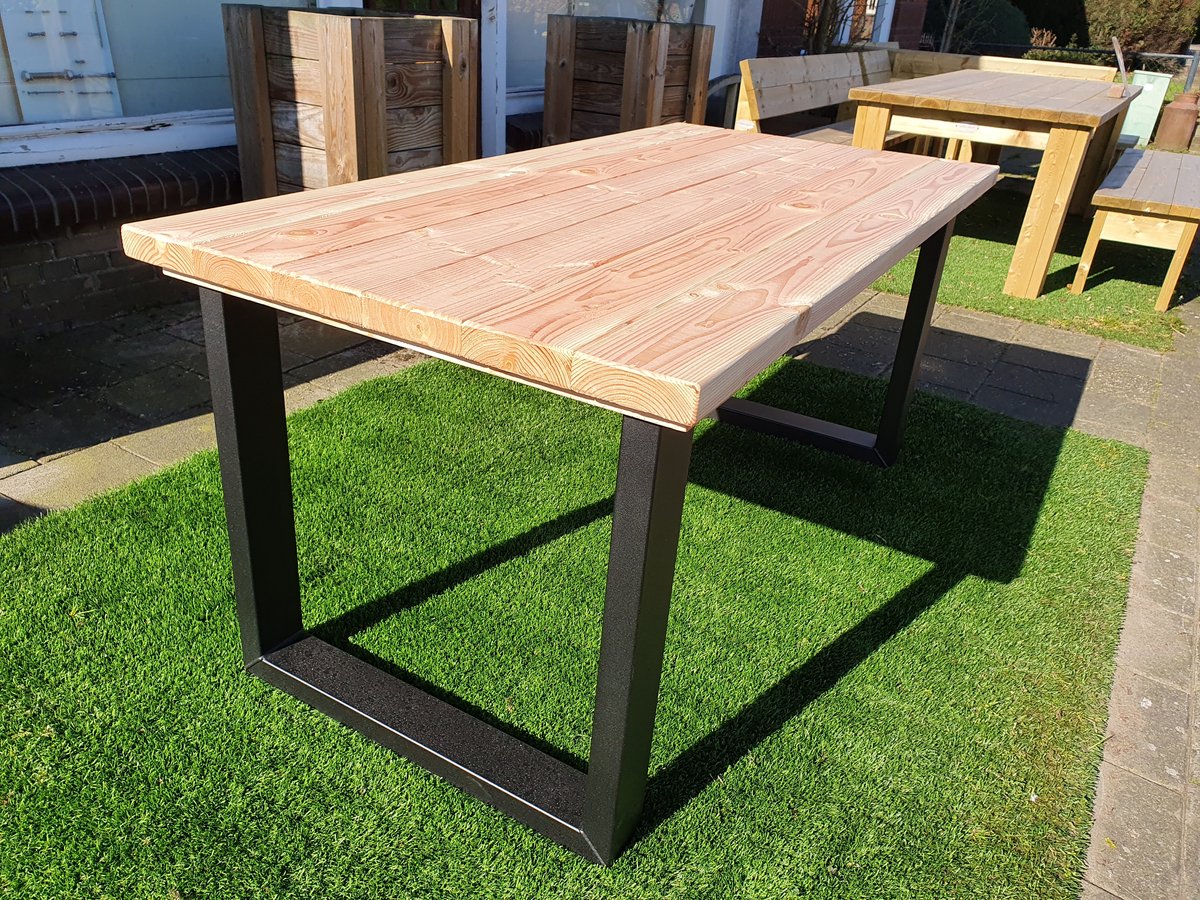 Tuintafel met stalen U poot- Douglas hout- volledig gemonteerd- 90x180