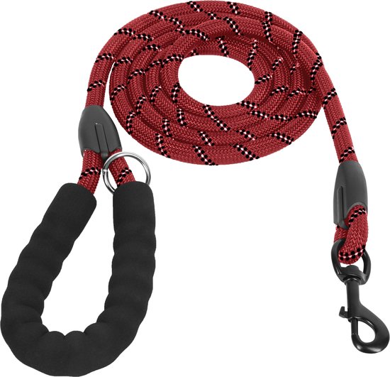 Donkerrode hondenriem met zwart-wit patroon, rolvormig, met schuimrubber handvat en metalen clip.