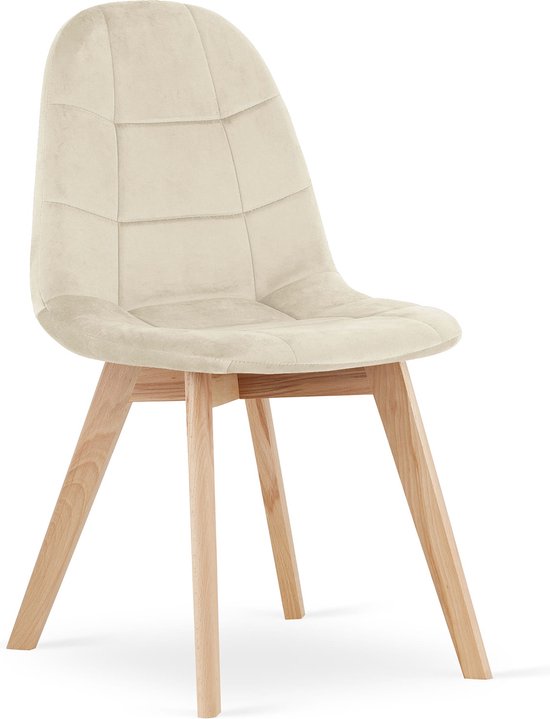 Chaise de salle à manger en velours beige avec assise matelassée et dossier incurvé, pieds en bois.