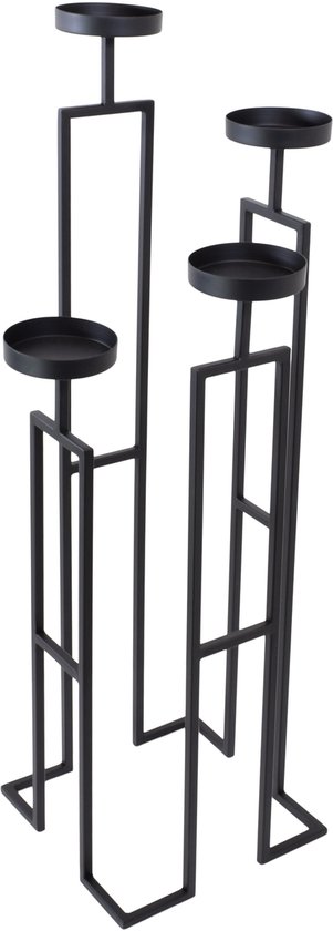 Zwarte metalen kandelaar met drie schalen voor kaarsen, in een modern, geometrisch ontwerp.
