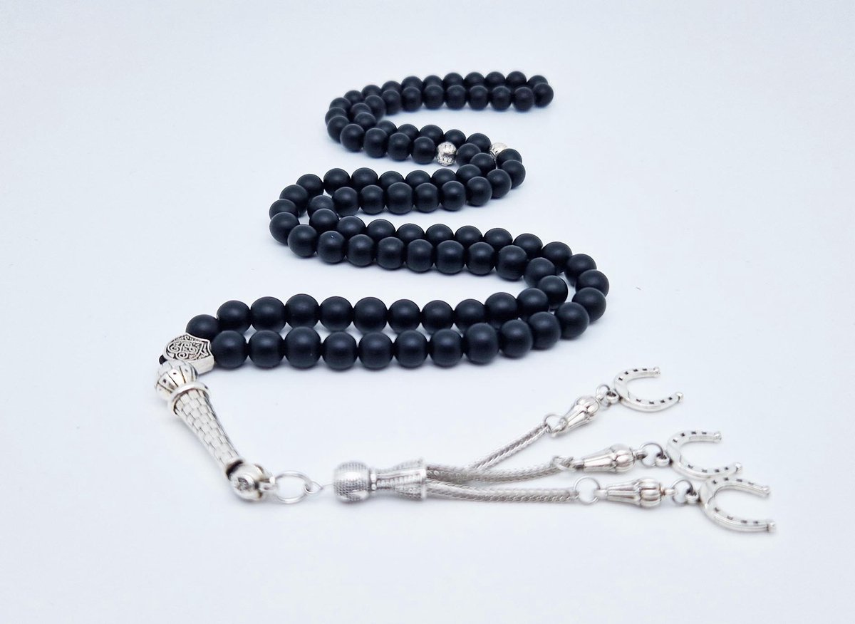 Handgemaakte tesbih "Tasbih" natuursteen "Mat zwart onyx" - Aantal kralen 99 - Diameter kralen 8MM - met metaal tassel "Hoefijzer" - Een mooi cadeau-idee