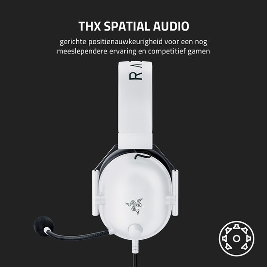 Witte gaming headset met zwarte hoofdband, deels van bovenaf gezien.
