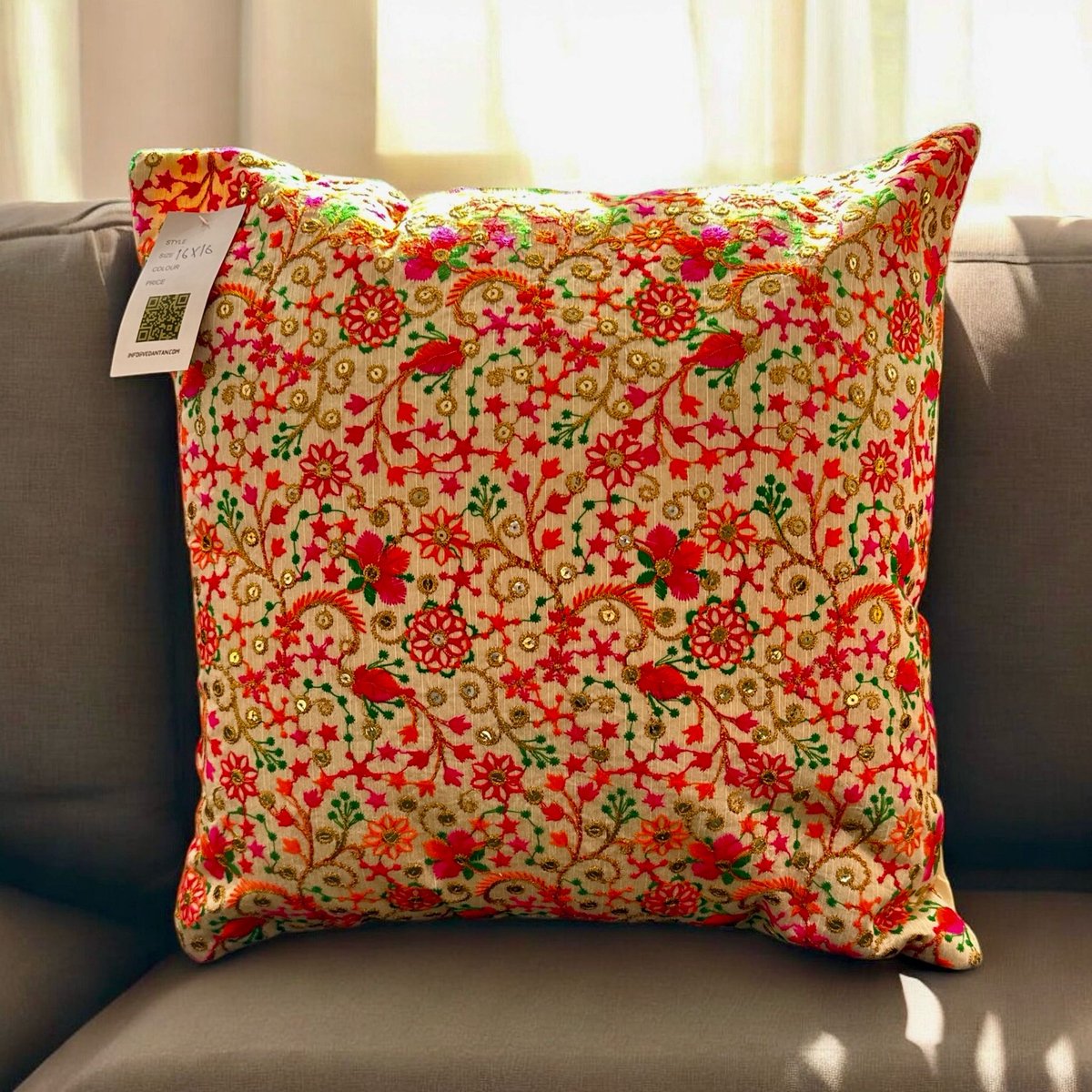 Kussens woonkamer - kussenhoes 40 x 40 cm - kussensloop - sierkussens - cushion cover - katoensilk - Kussenhoesjes - 2 stuks - etnisch Indiaas - borduurwerk - embroidery - Creme wit - oranje - roos