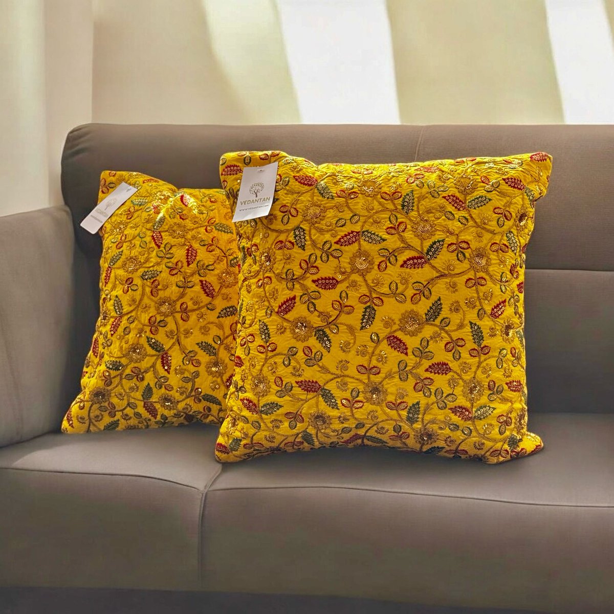 Kussens woonkamer - kussenhoes 40 x 40 cm - kussensloop - sierkussens - cushion cover - katoensilk - Kussenhoesjes - 2 stuks - etnisch Indiaas - borduurwerk - embroidery - geel - gouden