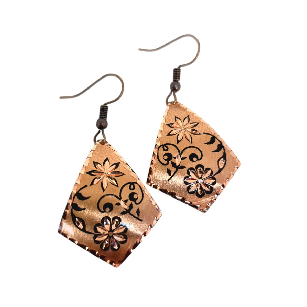 Boho Vintage Stijl – Handgemaakte Koperen Oorbellen met Bloemenpatroon