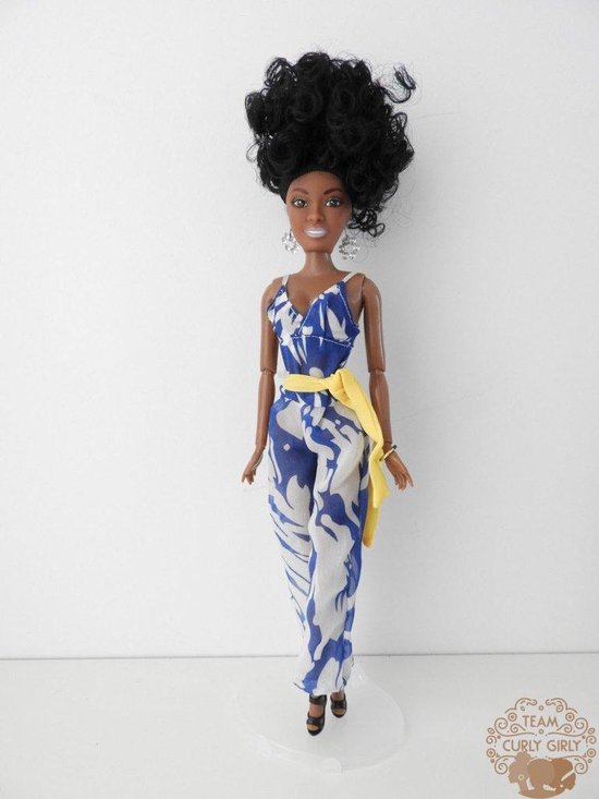 Verbinding heel cent Bruine Barbie pop met krullend haar - Nicki - 30 cm | bol.com