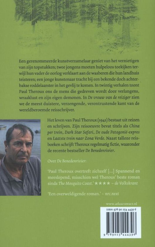Portret van een man met een donkere huid, grijzend haar en een donkere polo. De achtergrond is groen met een tekening van bomen.