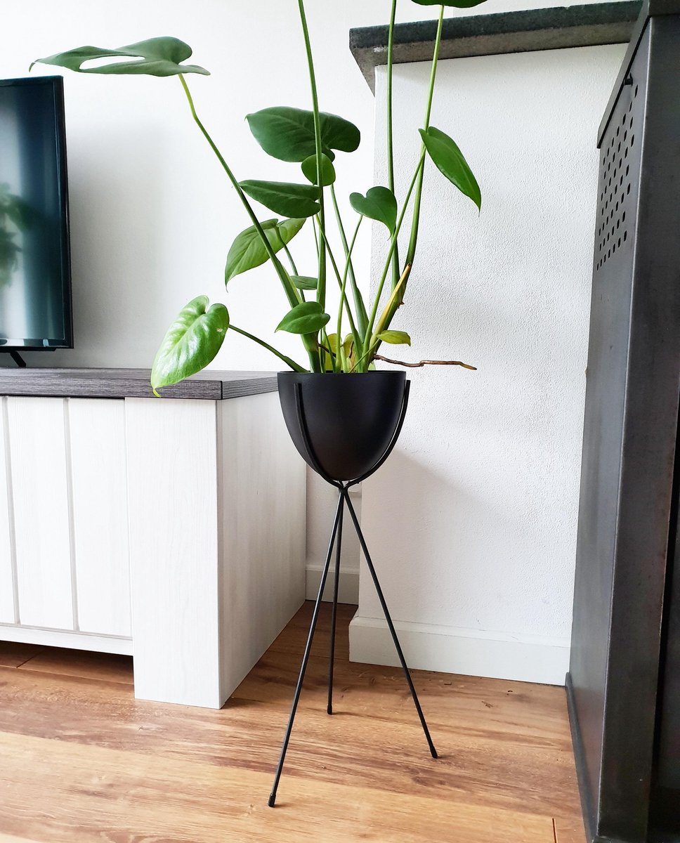 Planter Black Metal | plantenpot op poten | driepoot zwart | 52 cm hoog |  bol.com