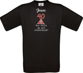 T-shirt - unisex - Wie helpt me met oversteken - met voornaam - 40 jaar - zwart - maat L