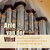 Arie van der Vlist bespeelt het nieuwe orgel van de Hersteld Hervormde Kerk te Ouderkerk aan den IJssel