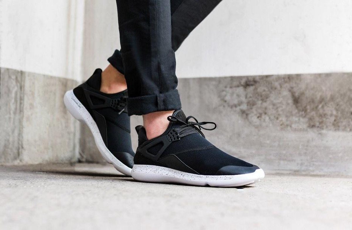 Nike Jordan Fly 89 Sneakers Dames Zwart Maat 39 | bol.com