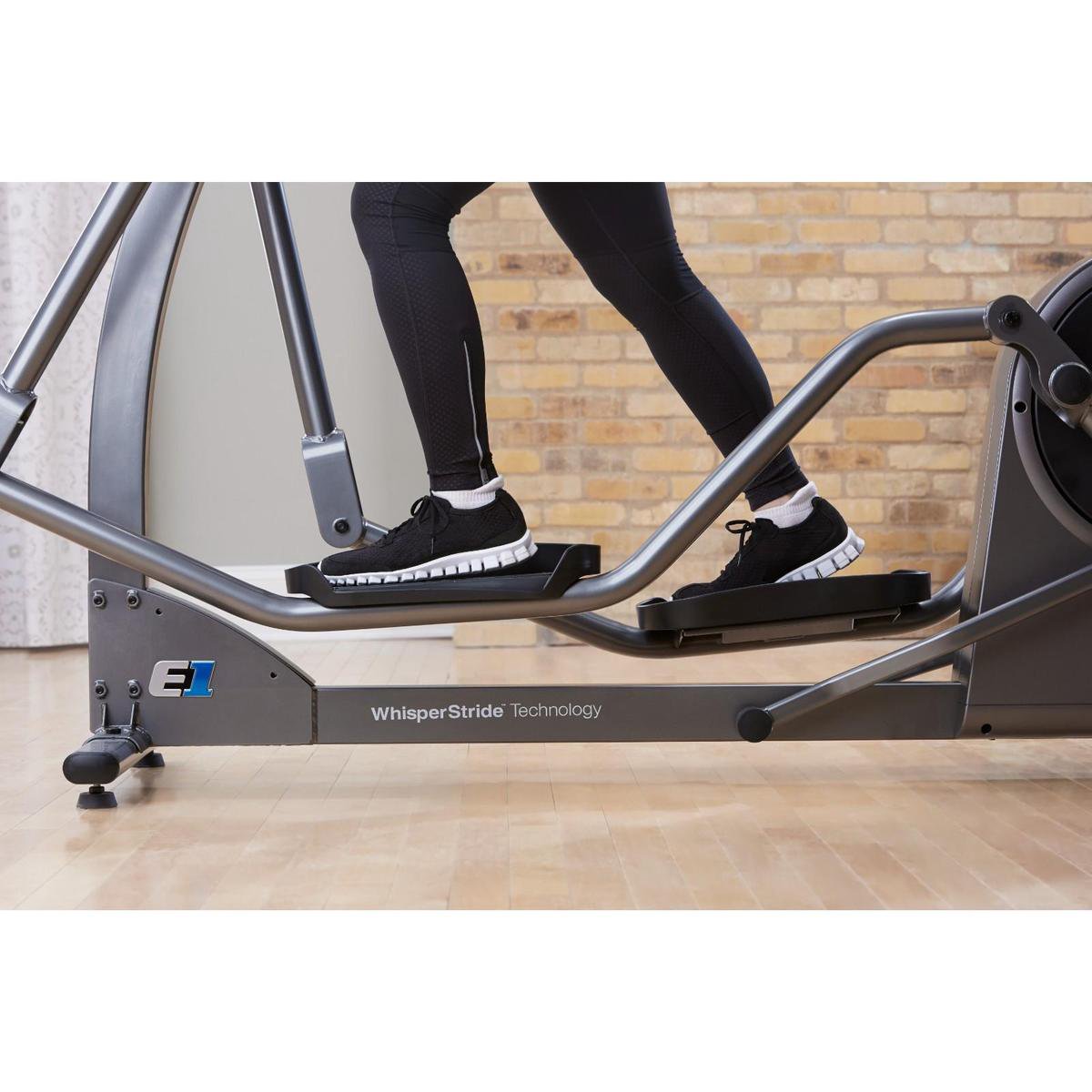Afbeelding 2 van Life Fitness crosstrainer E1 Go Duitstalige console