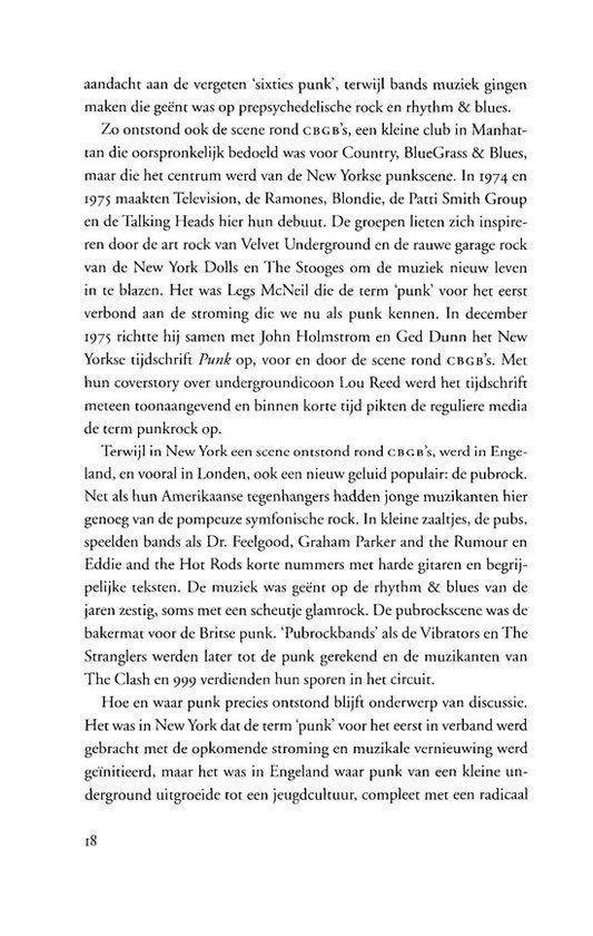 Pagina met tekst over de New Yorkse punkscene, CBGB's en de Britse punkscene. Pagina 18.