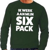 Ik werk aan mijn SIX Pack tekst  sweater groen voor heren S