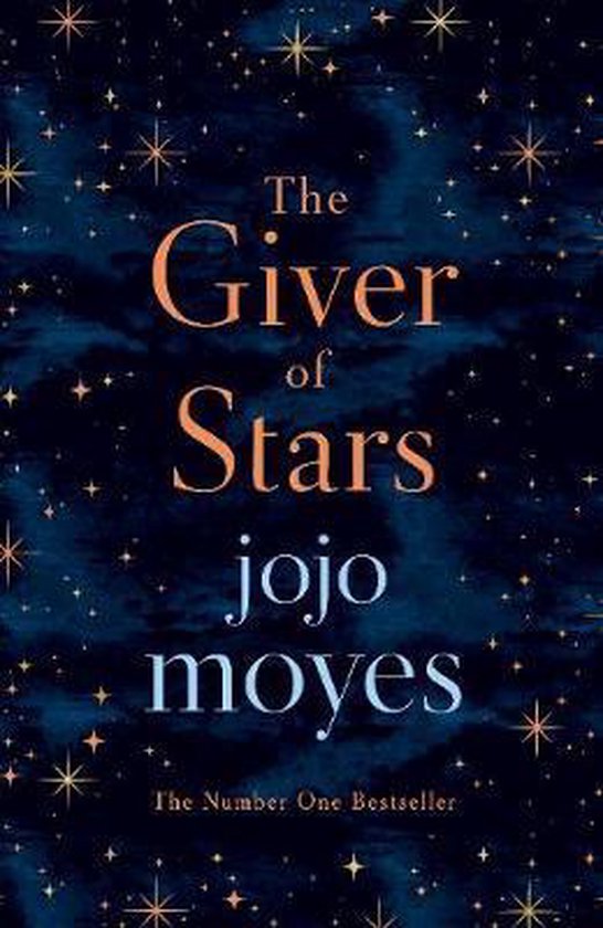 Boekcover van 'The Giver of Stars' door Jojo Moyes, met een donkerblauwe, sterrenhemel achtergrond.