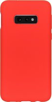 Accezz Liquid Silicone Backcover Samsung Galaxy S10e hoesje - Rood