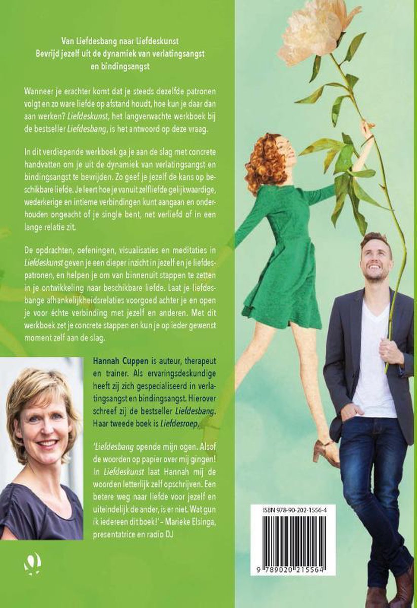Vrouw in groen jurkje danst, met een man in pak die naar haar kijkt. Op de achtergrond, tekst en een bloem.
