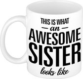 This is what an awesome sister looks like tekst cadeau mok / beker - 300 ml - zus / zussen kado