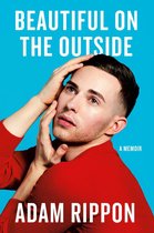 Boekomslag: "BEAUTIFUL ON THE OUTSIDE A MEMOIR" van Adam Rippon in het rood op blauwe achtergrond.