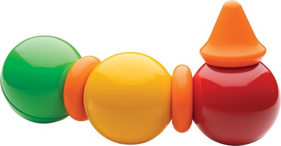 Een rij van magnetisch speelgoed met groene, gele en rode ballen, gescheiden door oranje onderdelen en een oranje puntige top.