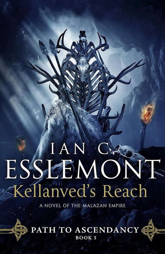 Boekomslag van Kellanved's Reach door Ian C. Esslemont, boek 3 van Path to Ascendancy. Een troon van botten en gewei met schedels, voor een duistere grot met fakkels.