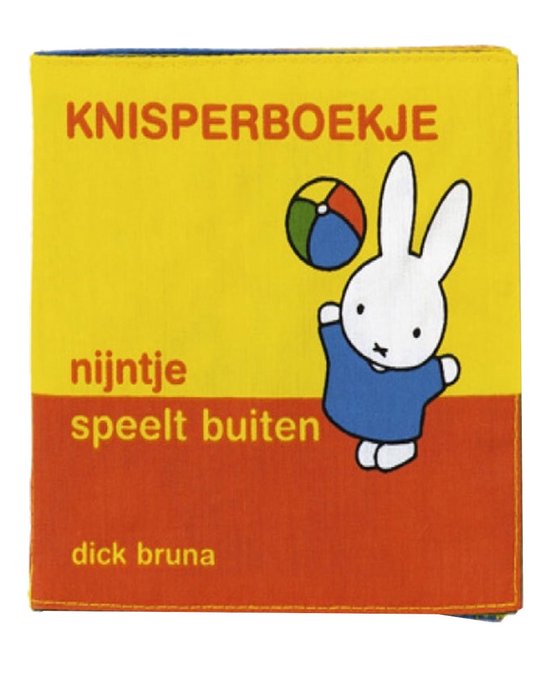 Cover van het boek 'Nijntje speelt buiten knisperboekje' van Dick Bruna