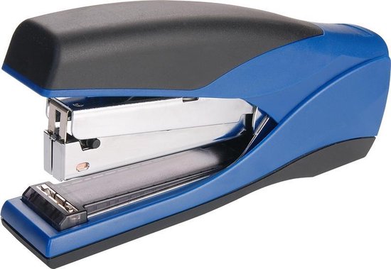 Blauwe nietmachine met zwarte bovenkant en zilveren nietmechanisme.