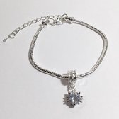 Verzilverde armband met zirkonia kat charm