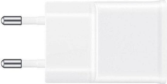 Witte Samsung reisadapter met EU-stekker, zijaanzicht.