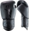 Zwarte Booster Pro Range bokshandschoenen met een Booster Fight Gear logo en 'Made in Thailand' op de band. Gewicht 14 oz.