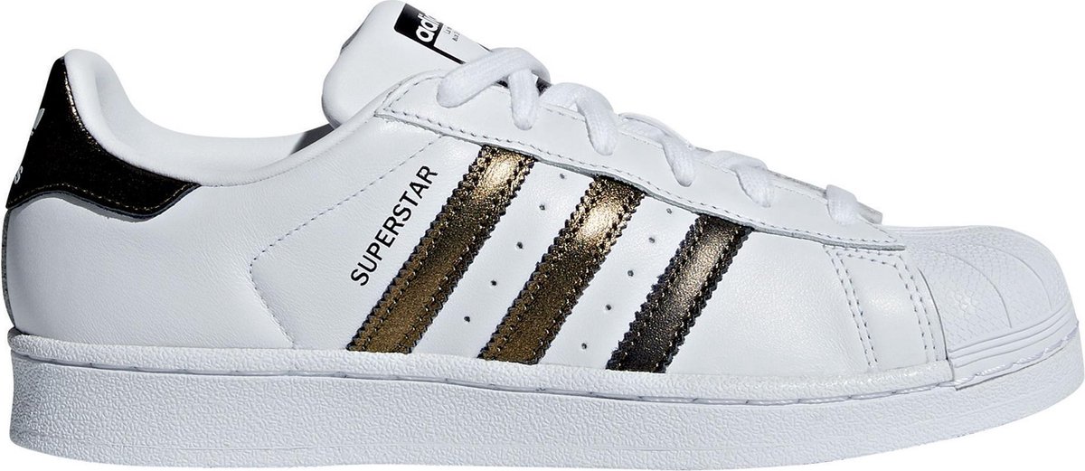 bol.com | adidas Superstar Sneakers - Maat 40 2/3 - Vrouwen - wit/goud