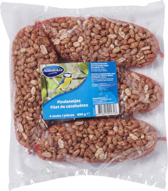 Vier zakken pinda's in een net, met een label 'Allbirds&Co Pindanetjes Filet de cacahuètes 4 stuks / pièces 800 g'.