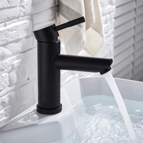 Badkamer & Keuken Kraan Zwart inclusief aansluitingen