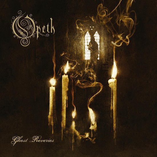 Pochette de l'album Opeth - Ghost Reveries avec des bougies allumées et de la fumée s'échappant d'une cheminée devant une fenêtre.