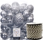 Pakket - 49x stuks kerstballen - incl. piek en kralenslinger - zilver - kunststof