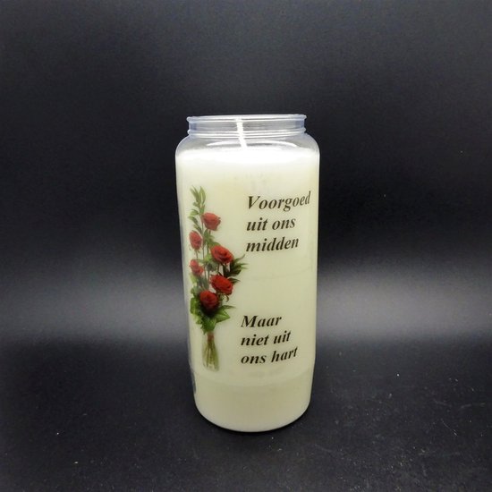 Bougie blanche avec des roses rouges et le texte 'Pour toujours loin de nous, mais pas de nos cœurs'.