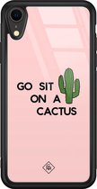 Casimoda® hoesje - Geschikt voor iPhone XR - Go Sit On A Cactus - Luxe Hard Case Zwart - Backcover telefoonhoesje - Roze