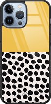 Casimoda® hoesje - Geschikt voor iPhone 13 Pro Max - Abstract Geel - Luxe Hard Case Zwart - Backcover telefoonhoesje - Geel