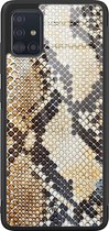 Casimoda® hoesje - Geschikt voor Samsung Galaxy A71 - Snake / Slangenprint bruin - Luxe Hard Case Zwart - Backcover telefoonhoesje - Goudkleurig